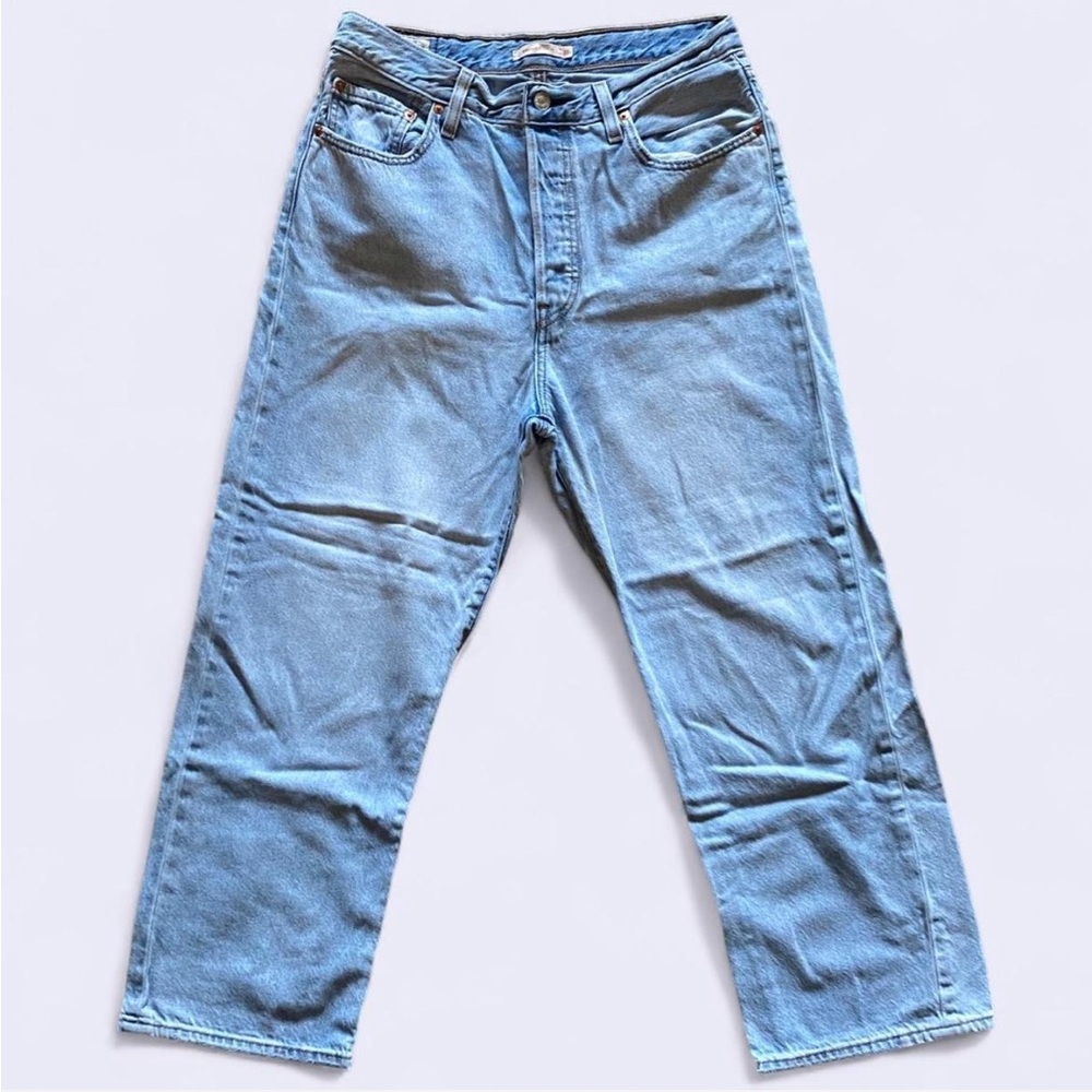 Levi's Light Wash Ribcage Jeans